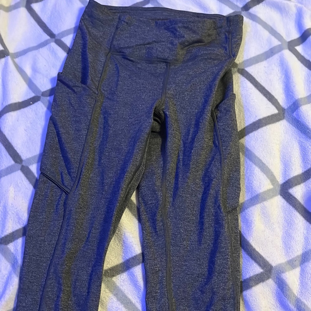 CROPPED GRAY LULULEMON LEGGINGS